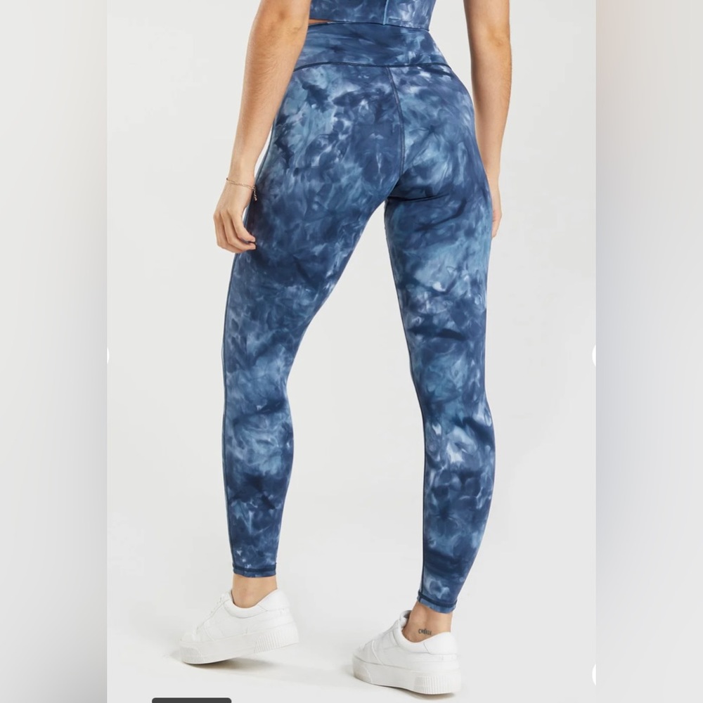 Gymshark Elevate leggings size medium